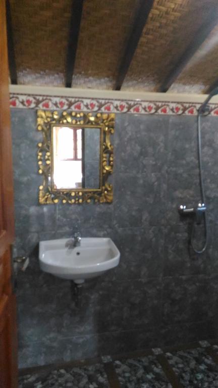 Shindu Home Stay Ubud  Exterior photo